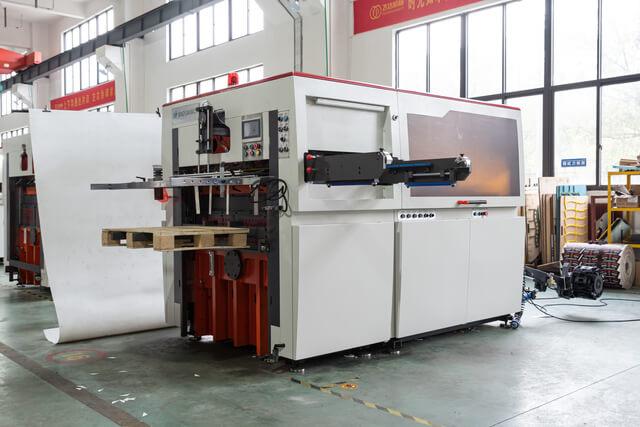 Full Automatic Die Cutting Machine for Paper Fan Production in Italy