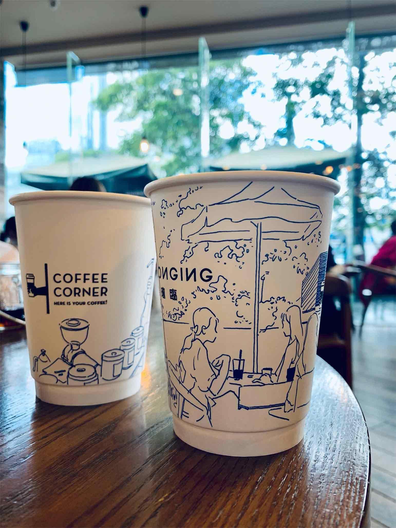 码放整齐、准备包装的成品纸杯